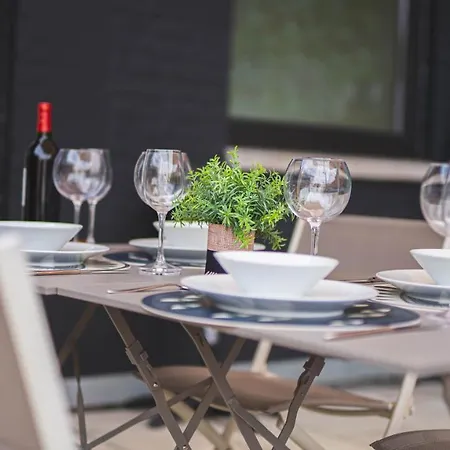 Luxury Apart' Center With Terrace 몽스